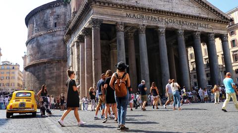 Ulice stolicy Włoch, Rzymu (wideo archiwalne)