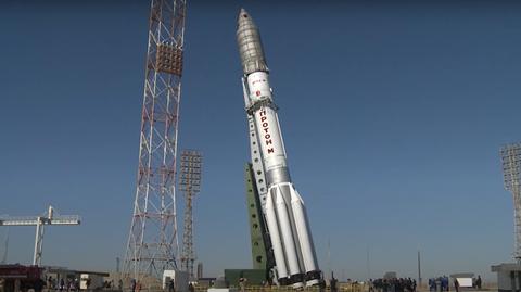 Rakieta Proton w drodze do kosmodromu Bajkonur 