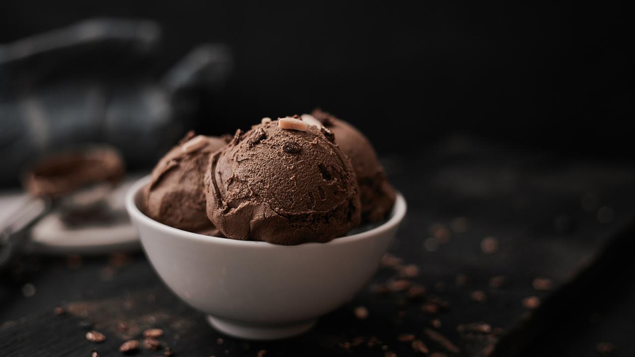 Sanepid wycofuje 4 partie lodów Dubai Style Chocolat — niezadeklarowany alergen