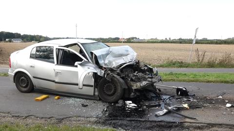 Grzęby. 33-latka wjechała samochodem w tył autobusu. W środku były dzieci 