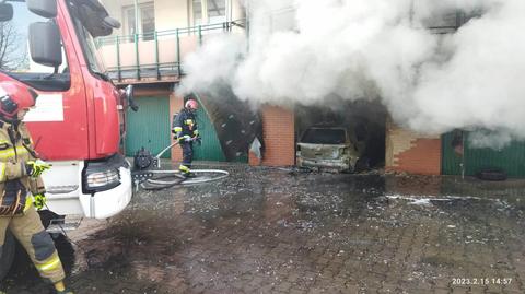 Lublin. Palił się trzypiętrowy blok. Pożar rozpoczął się w garażu, gdzie doszło do wybuchu 