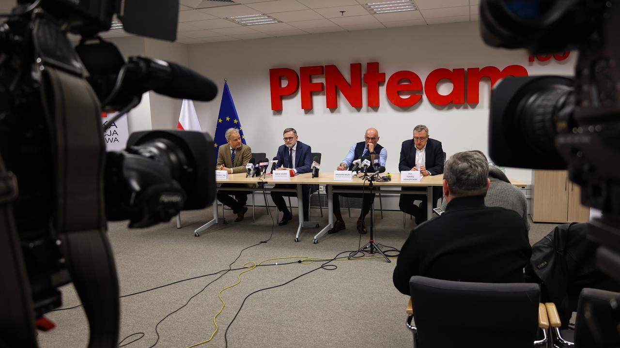 PFN wciąż istnieje i wciąż płyną do niej miliony z państwowych spółek. Dlaczego?