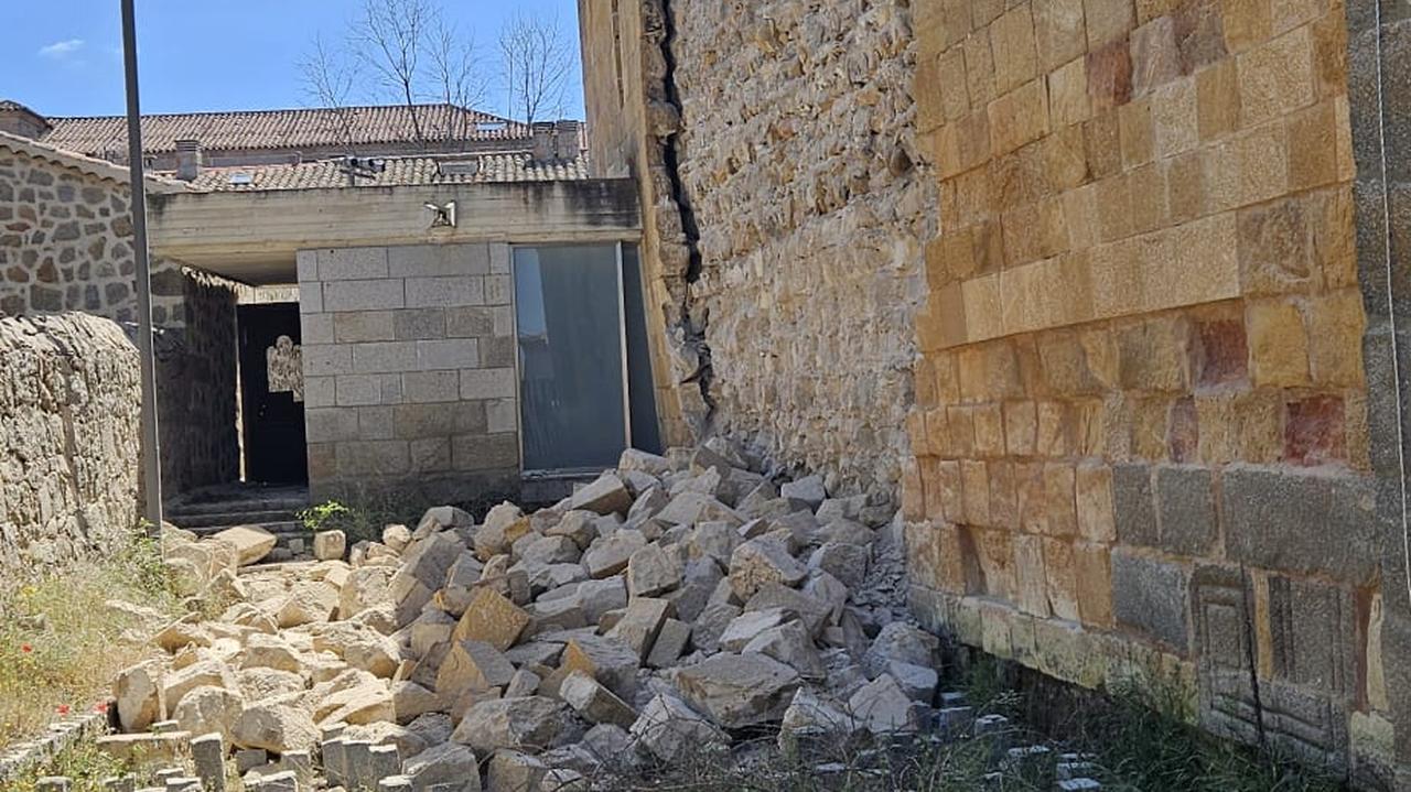 Runęła część ściany XII-wiecznego kościoła. "Perła architektury"