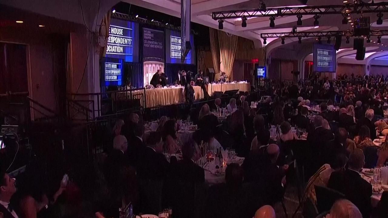 Trump ewakuowany z przyjęcia. Padły strzały