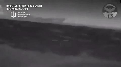 Rosyjski okręt desantowy pod ostrzałem ukraińskich dronów
