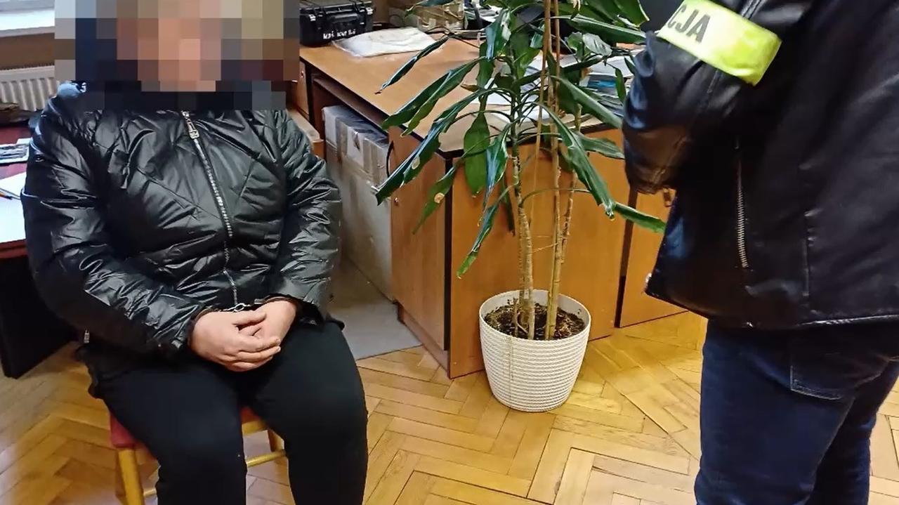Piły razem herbatę, potem brutalnie atakowała. Zabiła dwie starsze kobiety