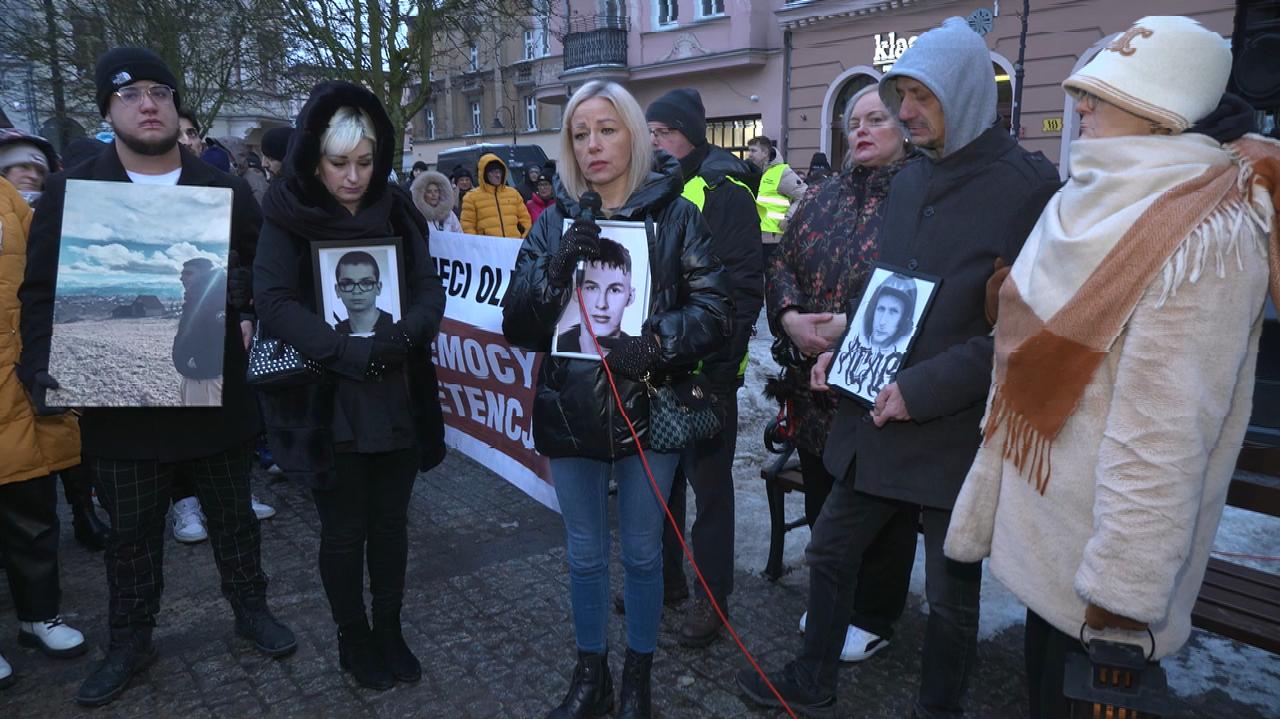 Olek błagał w karetce o pomoc. Marsz pamięci po śmierci 19-latka