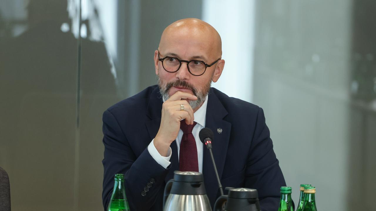 Śledztwo w sprawie byłego szefa CBA przedłużone. "Pojawiły się nowe wątki"