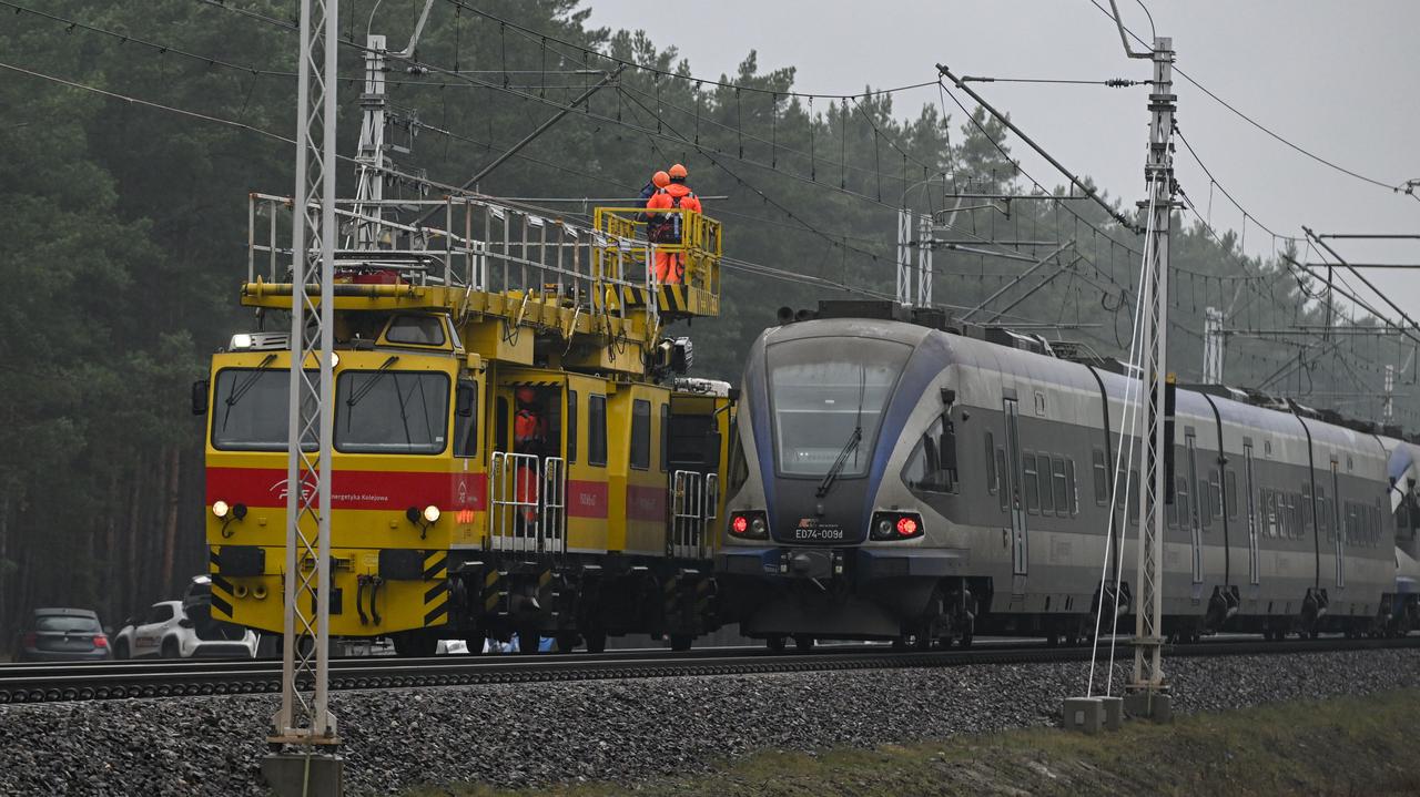 Premier wprowadził trzeci stopień alarmowy CHARLIE na określonych liniach kolejowych 