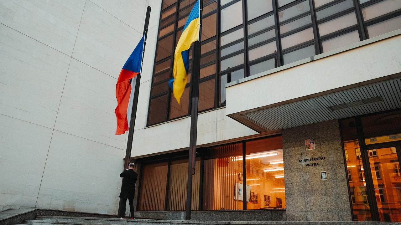 Nowy czeski minister kazał usunąć ukraińską flagę