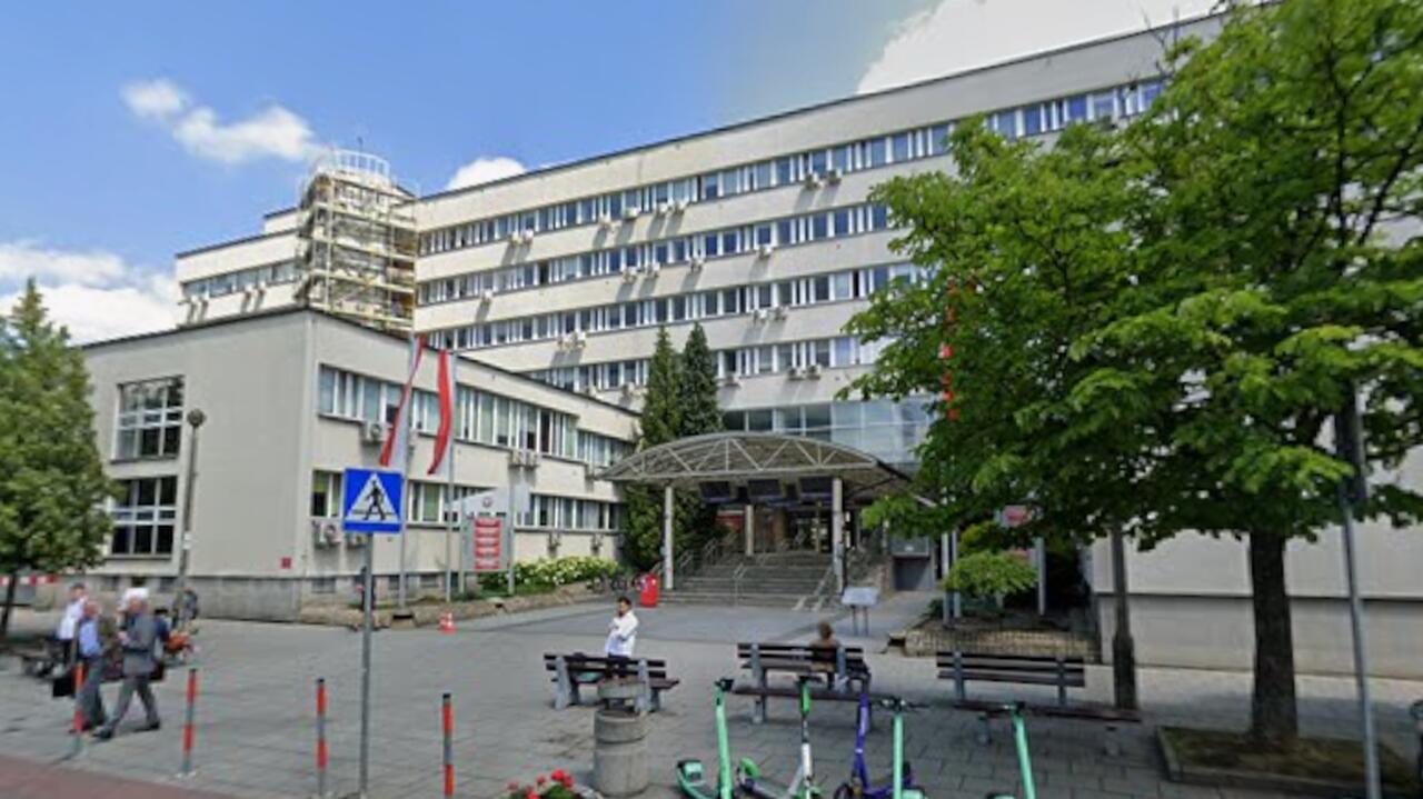 Pracownik sądu robił zakupy za pieniądze instytucji. Wydał ponad 400 tysięcy złotych