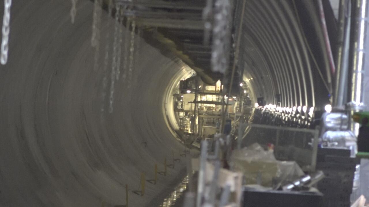 Mogłoby się tam schronić 30 tysięcy osób, ale nikomu się nie spieszy