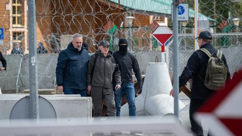 Podchodzili pojedynczo, sygnałem było uniesienie ręki. Znamy kulisy