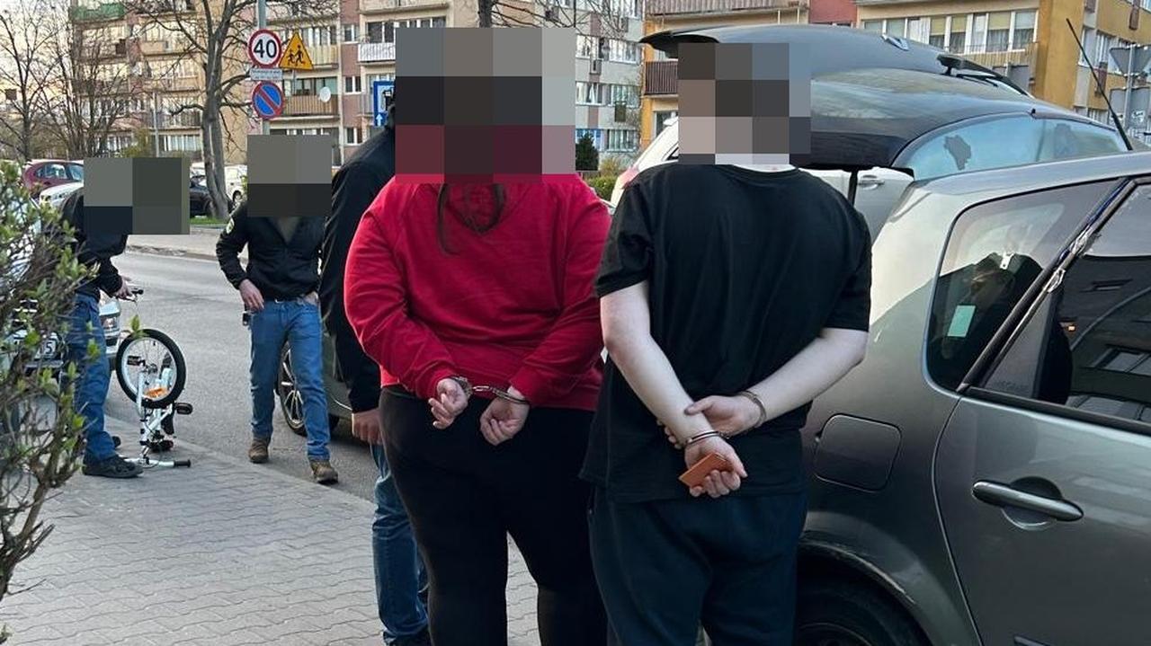 Za kierownicą 37-latek z dwoma zakazami, w bagażniku kradzione zabawki