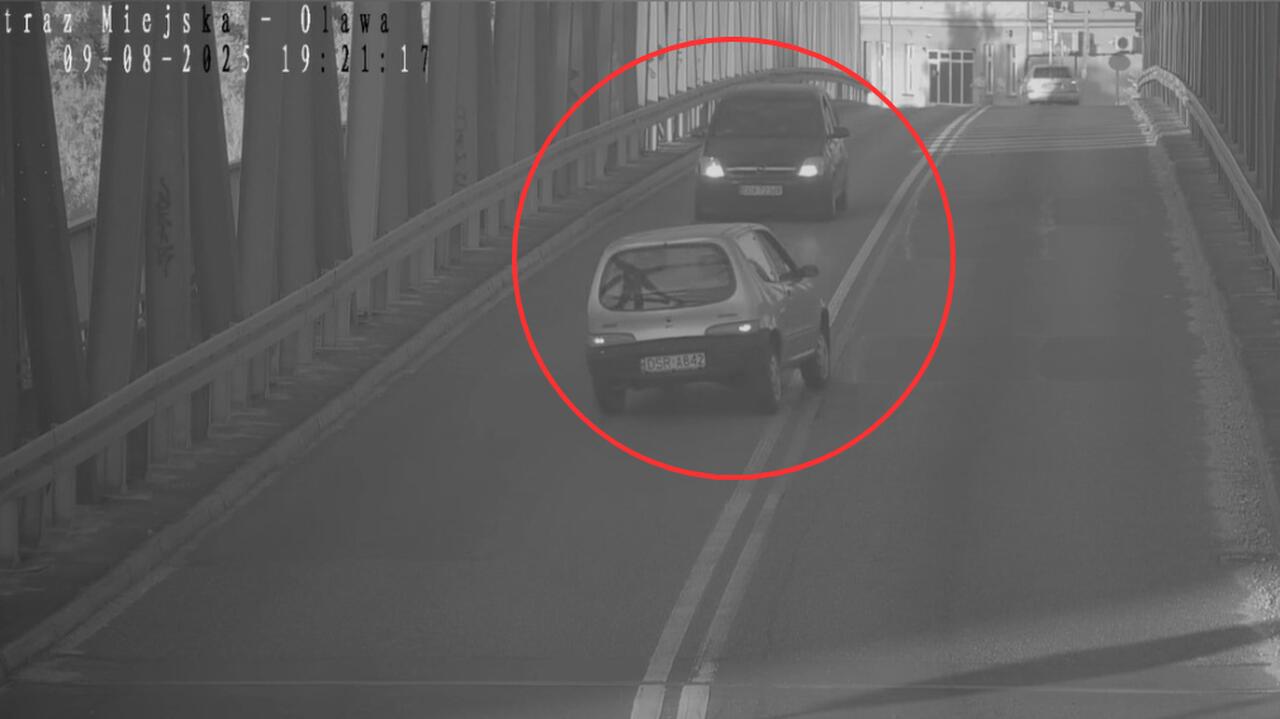Monitoring zarejestrował niebezpieczny manewr pijanego kierowcy