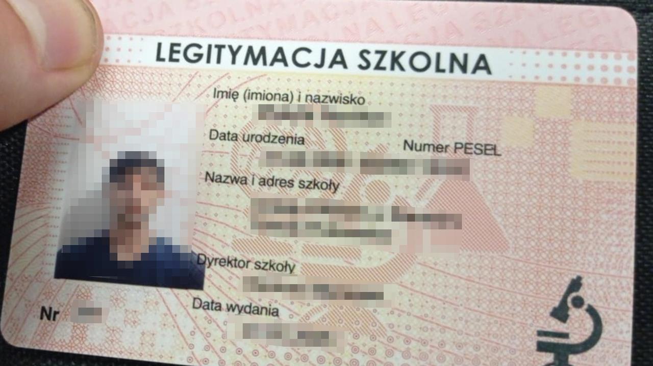 Sprawdziliśmy, jakie szkoły pojawiają się na podróbkach legitymacji