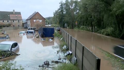 Rzeka Kaczawa rozlała się z koryta