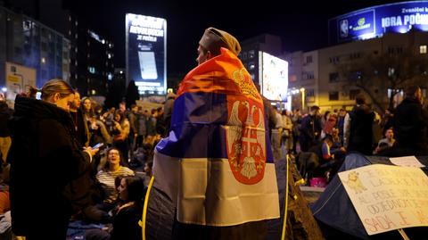 Protest po zawaleniu się części dachu dworca w Nowym sadzie zorganizowany w Belgradzie, Serbia (12.01.2025 r.)