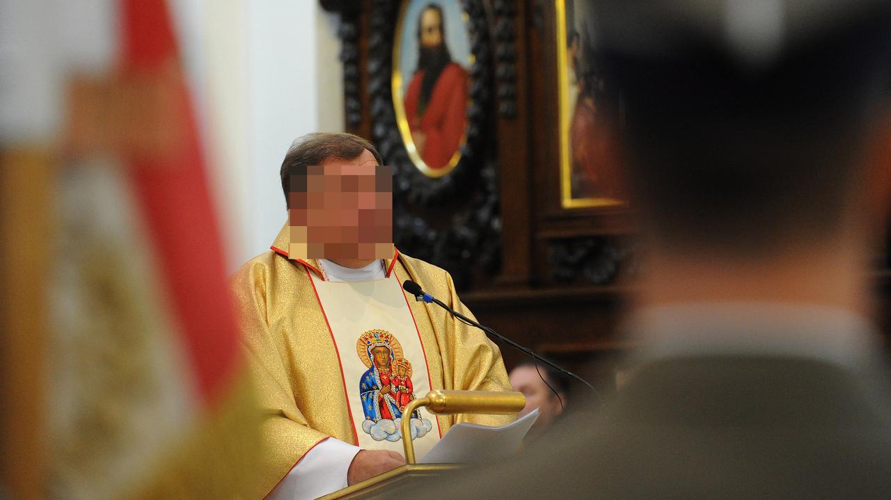 Kim jest ksiądz, który sprzedał działkę Morawieckim?