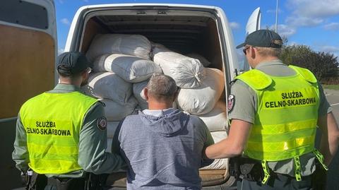 Tytoń był przewożony w samochodzie dostawczym