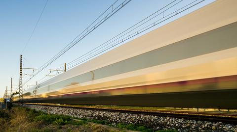 Pociąg TGV w Paryżu (nagranie archiwalne)