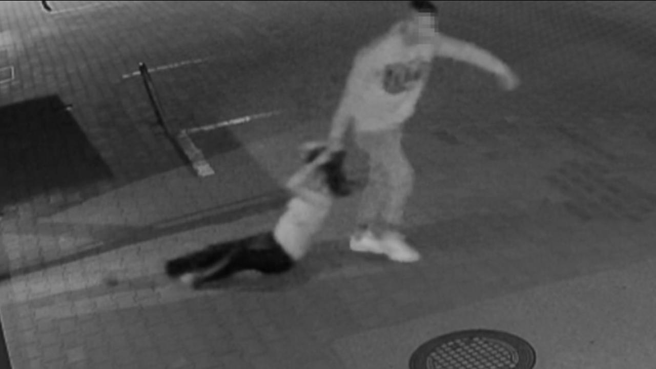 Ciągnął kobietę za włosy do samochodu