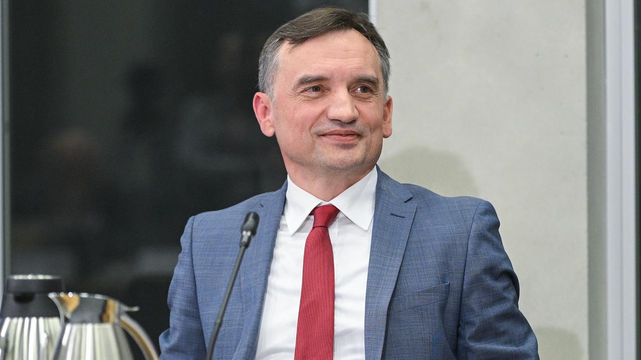 Zbigniew Ziobro doprowadzony na posiedzenie komisji śledczej