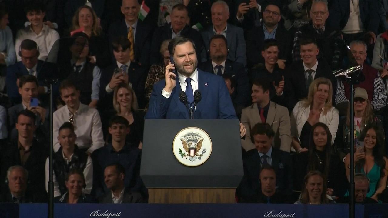 Telefon do Trumpa z wiecu Orbana. "Nie mogę w to uwierzyć"