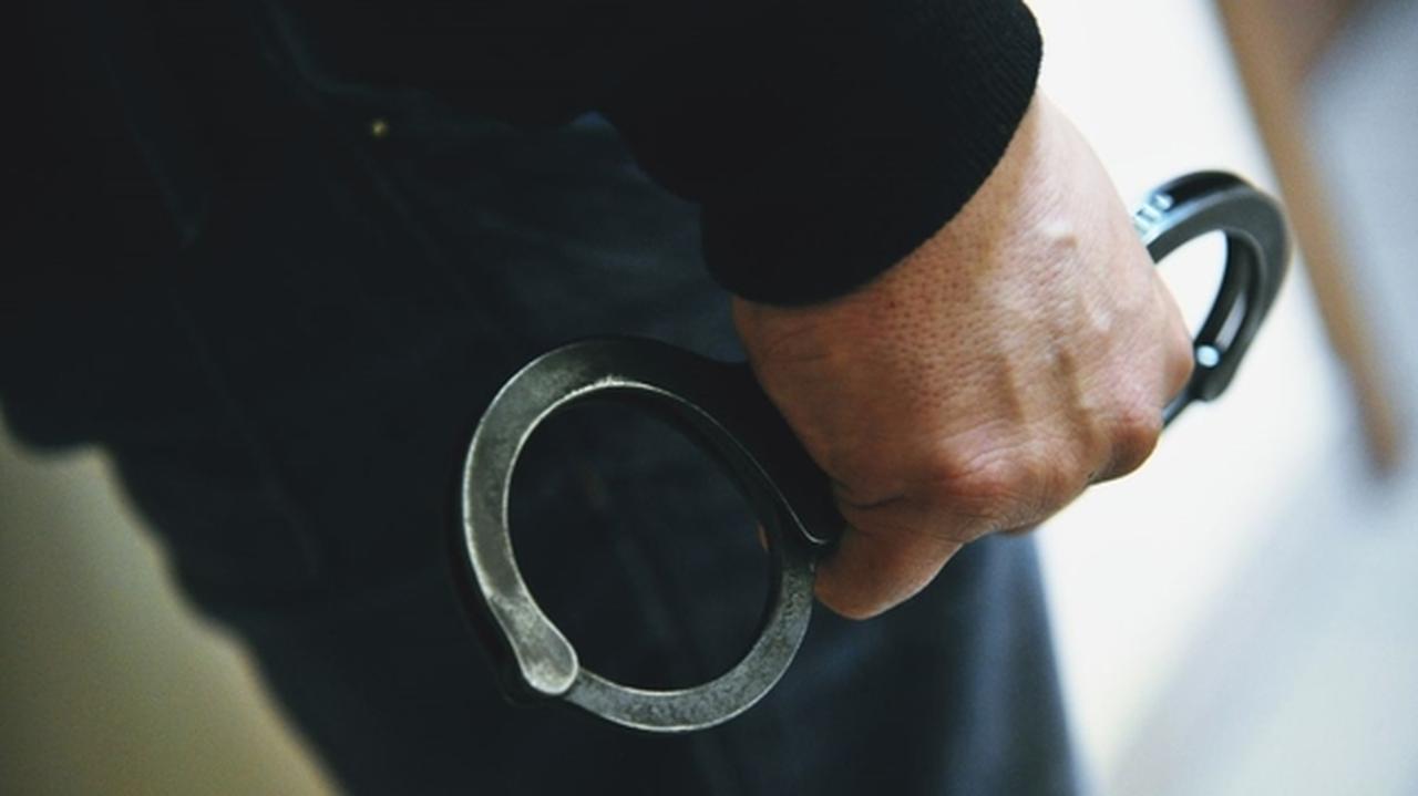 13 listów gończych, sześć lat w ukryciu. Wpadł z powodu telefonu