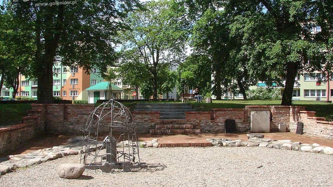 Radni nazwali skwer, prokuratura idzie do sądu