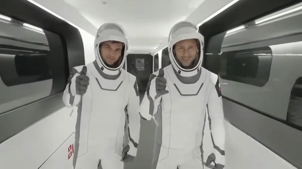 Start: 8.31. Kapsuła zamknięta, Polak z ekipą czekają