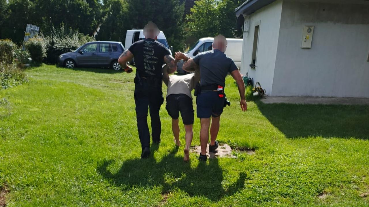 26-latek uderzył policjanta i uciekł
