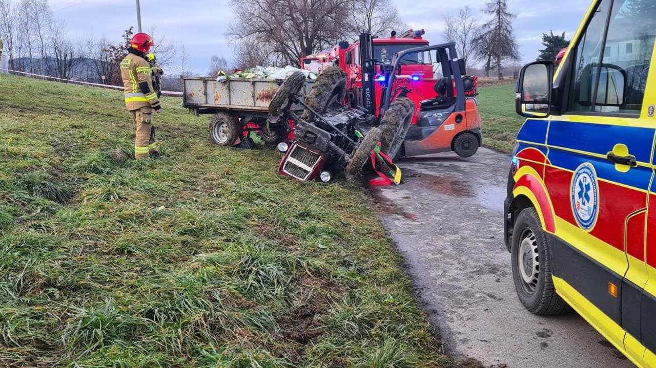 Ciągnik śmiertelnie przygniótł młodego mężczyznę