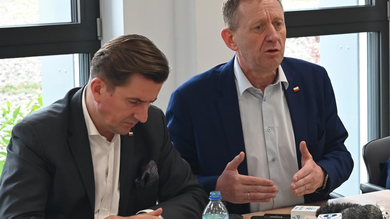 Afera wokół działki CPK. Radosław Sikorski: złodziejstwo tamtej ekipy legendarne 