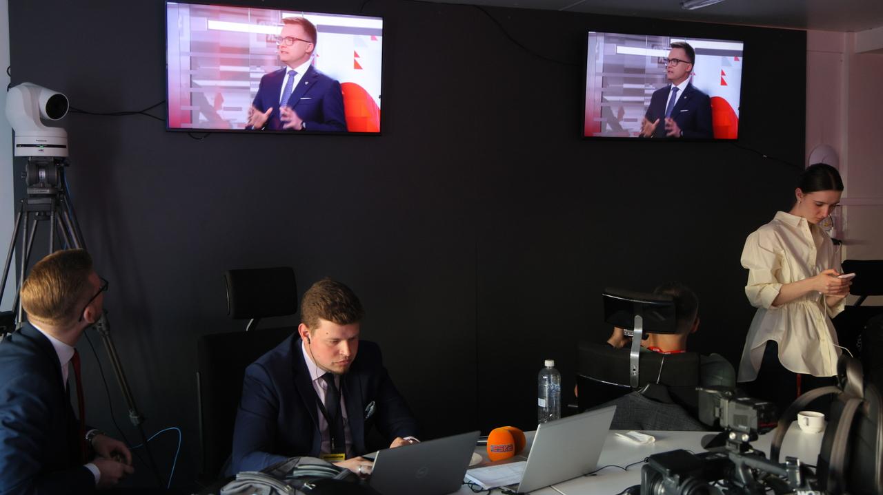 "Debaty są coraz dziwniejsze". Kandydaci komentują