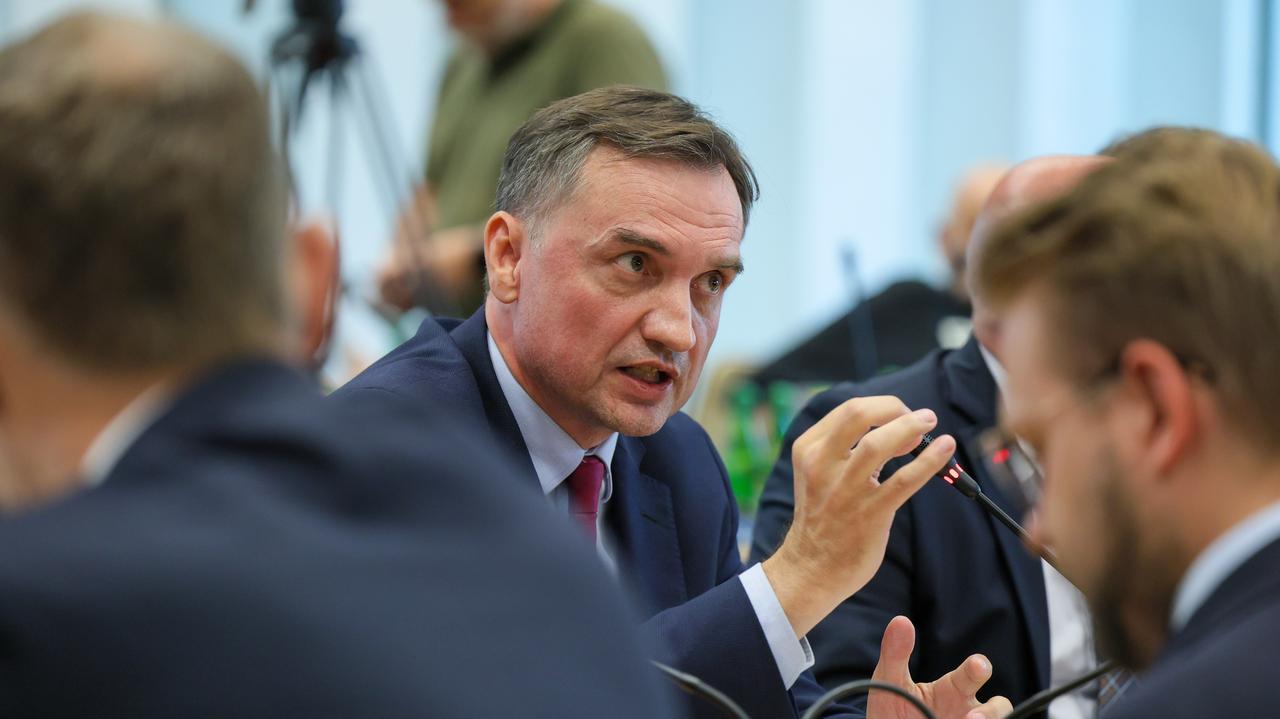 Как Збигнев Зёбро финансировал Pegasus