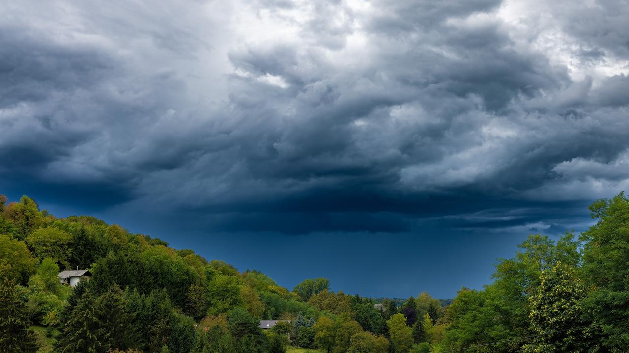 Pogoda na dziś - niedziela 01.06. Nad niektórymi regionami przejdzie linia nawałnic