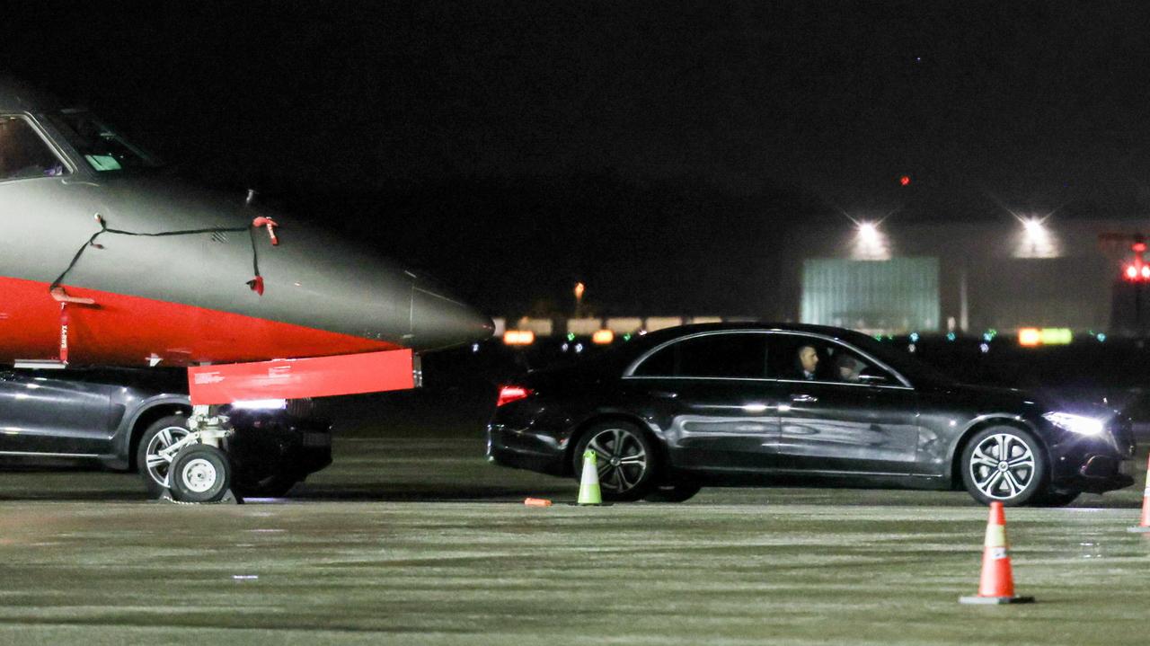 Wielka ucieczka z kraju. W przebraniu przeszła kontrolę, a to dopiero początek