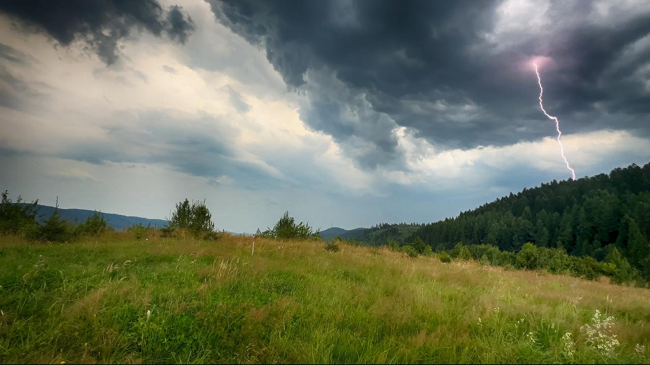 Gdzie jest burza? Nad Polską jest front, który niesie gwałtowne zjawiska