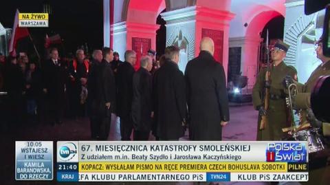 Politycy PiS składają wieńce przed Grobem Nieznanego Żołnierza w Warszawie