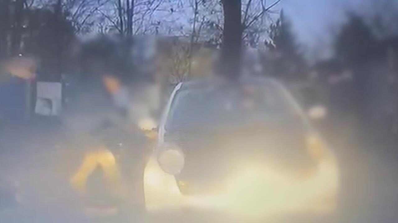 Siedział w aucie, "łowców głów" się nie spodziewał. Trafił do zakładu karnego