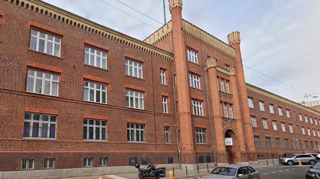 17-latek uciekł z komisariatu przez okno na trzecim piętrze