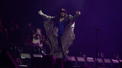 Jared Leto przebrany za "kota" w czasie Met Gali. Nagranie z maja 2023 roku 