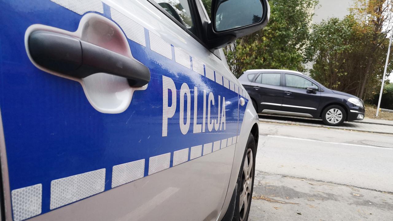 Uderzył w auto, które okazało się radiowozem. Pogrążył go alkohol
