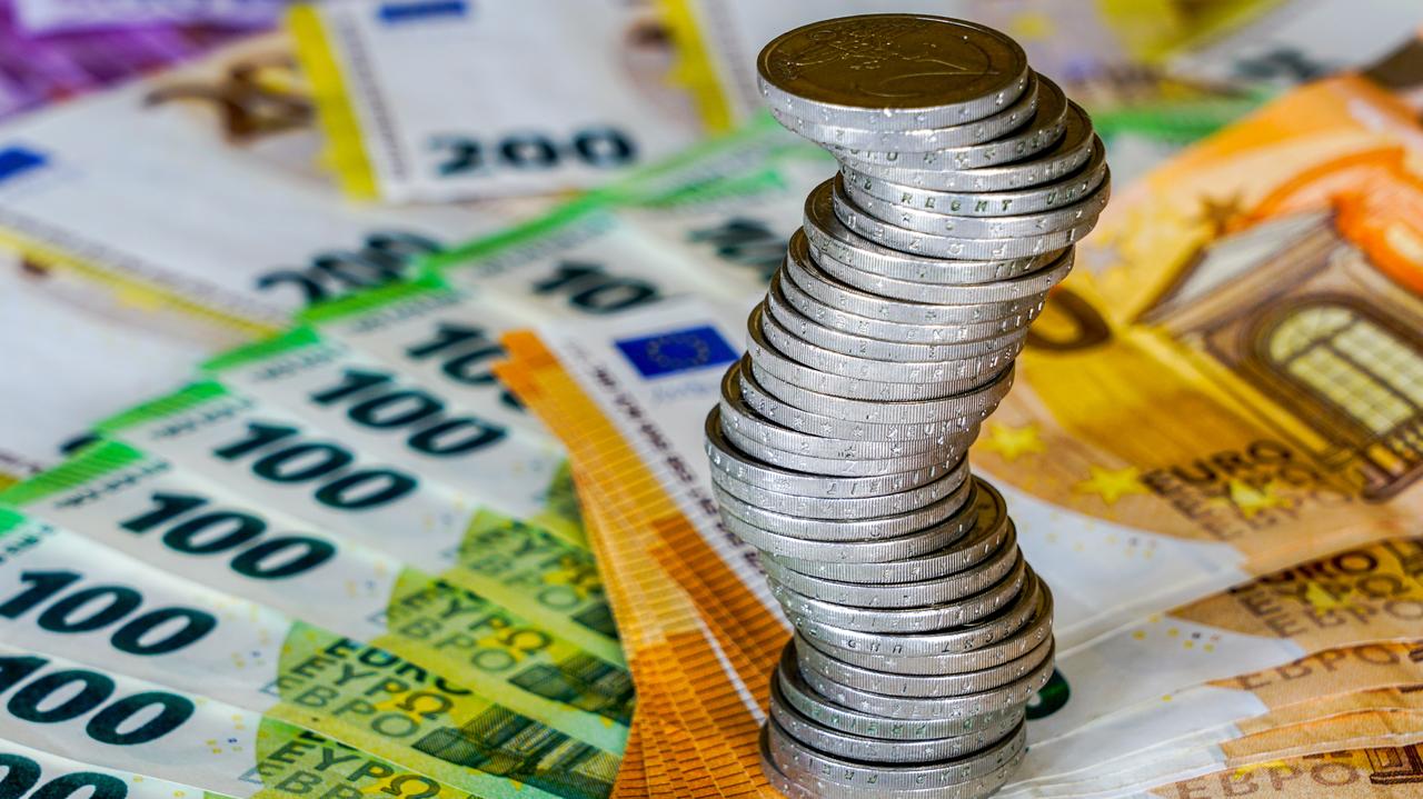 Co z euro w Polsce? Eksperci o słowach prezydenta Karola Nawrockiego