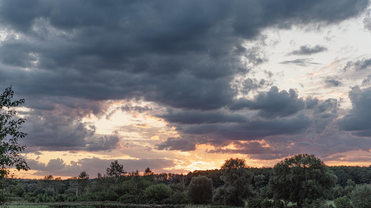 Pogoda na dziś - poniedziałek, 15.09. Pochmurny, miejscami chłodny początek tygodnia
