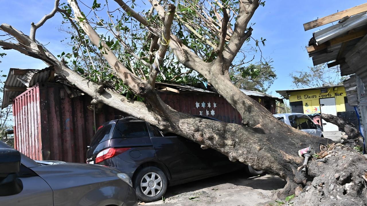 Kolejne ofiary huraganu, redukcja wojsk USA w Europie, plan wykupienia działki pod CPK