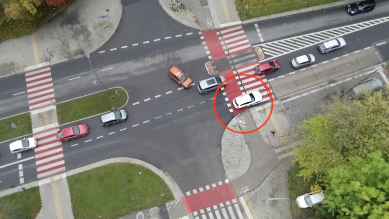 Wpychają się, trąbią i gestykulują, bo "się spieszą bardziej niż inni"
