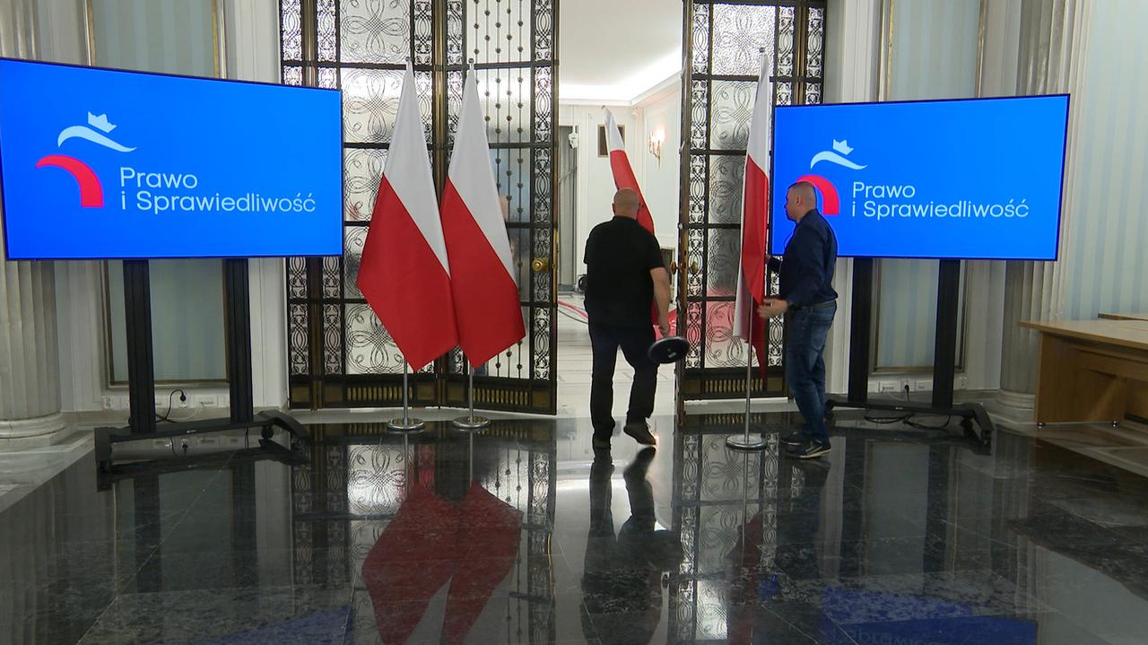 Historia odwołanej konferencji Kaczyńskiego. "Niecodzienna sytuacja"