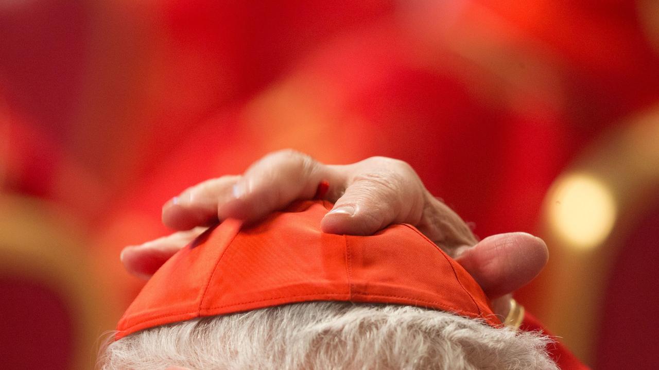 "Teoretycznie kardynałowie mogą wybrać kogoś, kogo choćby nie będzie w Rzymie"